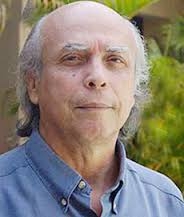 Alfredo da Mota Menezes  articulista e escreve em A Gazeta s quintas-feiras.