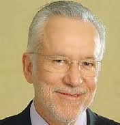 Alexandre Eggers Garcia  um jornalista, apresentador e colunista poltico brasileiro. 