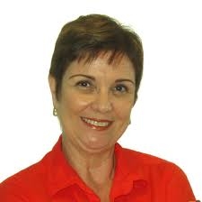 Marta Relvas  biloga, doutora e mestre em Psicanlise, Neuroanatomista, Neurofisiologista, Psicopedagoga e Especialista em Biotica. 