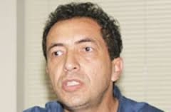 VICENTE VUOLO  analista legislativo do Senado, economista e cientista poltico 