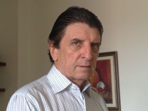 Rapphael Curvo  jornalista, advogado pela PUC-RIO e ps-graduado pela Cndido Mendes