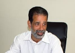 Lourembergue Alves  professor e articulista de A gazeta, escrevendo neste espao aos domingos.