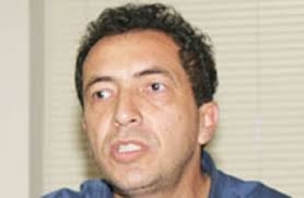 * VICENTE VUOLO  economista, cientista poltico e jornalista