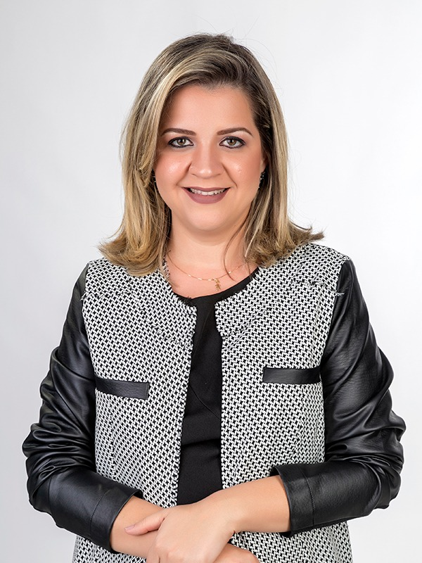 Cynthia Lemos  Psicloga Empresarial e Coach na Grandy Desenvolvimento Humano