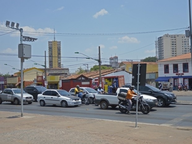 Radares, avanos semafricos e lombadas eletrnicas foram instalados