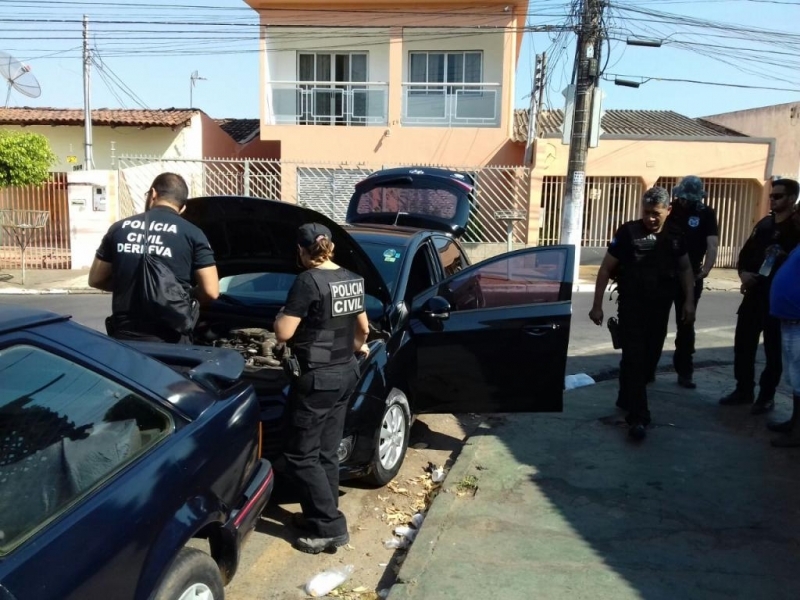 Por se tratar de um local aberto, no h ordens de busca e nem priso.