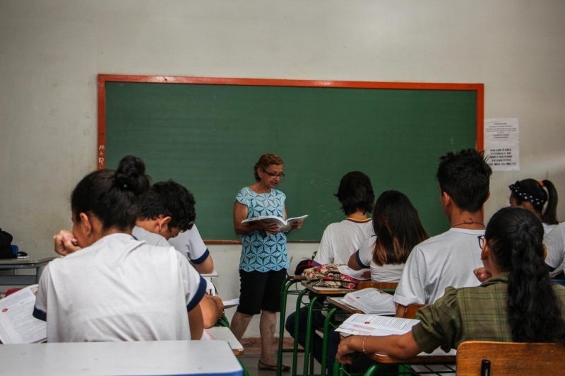 Profletras publica edital de seleo