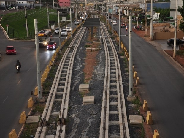 Avenida da Feb passa por obras de recapeamento