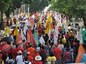 Servidores da Educao esto em greve h 50 dias