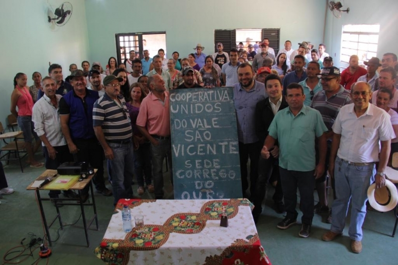 Reunio com associao do Crrego do Ouro