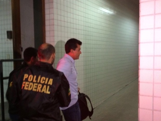 Fernando Cavendish ao chegar no Instituto Mdico Legal
