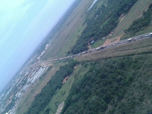 Servidores fazem carreata em MT