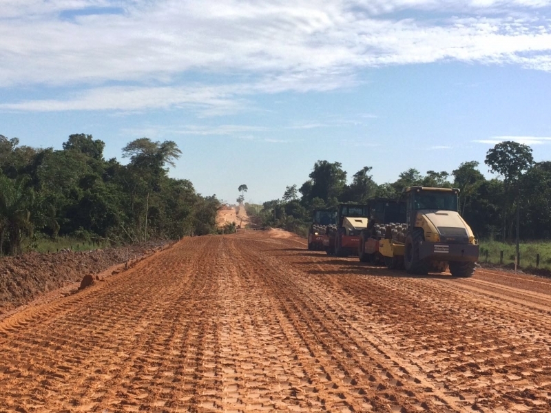 Seguem em ritmo acelerado a pavimentao da MT-170 entre Juruena e Cotriguau