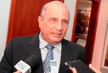 Deputado lamenta que o ano letivo j tenha comeado com atraso por falta de carteiras