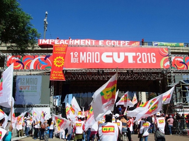 Ato de 1 de maio realizado pela Central Unica dos Trabalhadores (CUT) no Vale do Anhangaba, em So Paulo neste domingo