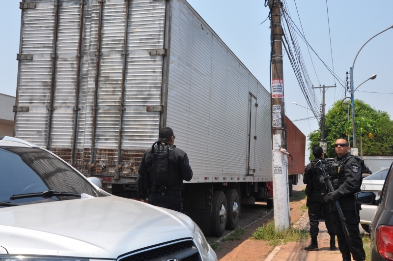 Pelo menos 11 empresas, j identificadas, todas de Vrzea Grande, sofreram com o golpe