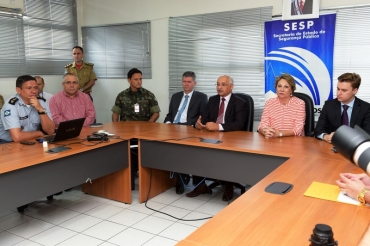 Coletiva de imprensa na sede da Secretaria de Segurana Pblica, em Cuiab.