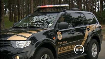 Ex senador  veio para  P2 de Trememb em um veculo da Polcia Federal. 