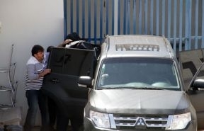Eder usou um palet para esconder o rosto