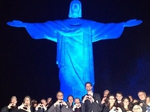 Lanamanto do relatrio aconteceu sob os ps do Cristo Redentor, no Rio de Janeiro