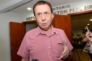 O presidente regional do PMDB, Carlos Bezerra