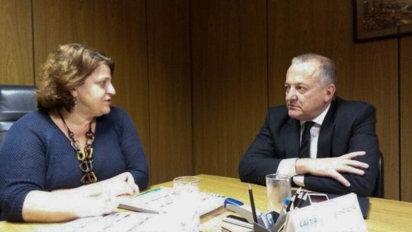 Prefeito de Lucas do Rio Verde, Otaviano Pvetta, e a secretria nacional de Habitao, Ins Magalhes.