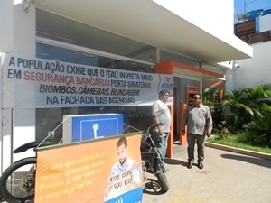 O dia de luta foi realizado nas agncias Baro de Melgao e Carmindo de Campos (em Cuiab),Couto Magalhes e Cristo Rei