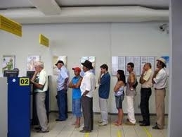 O prazo mximo de 15 minutos para que os usurios permaneam na fila aguardando atendimento.