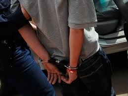 Durante interrogatrio Sidnei confessou o crime para o delegado de polcia, que o indiciou no inqurito policial.