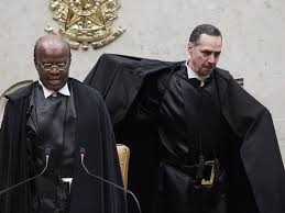 Presidente do STF, ministro Joaquim Barbosa, criticou nesta quarta-feira (26) o voto dado pelo ministro Roberto Barroso