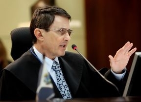 Presidente empossado no Tribunal de Constas do Estado (TCE) de Mato Grosso, Waldir Teis