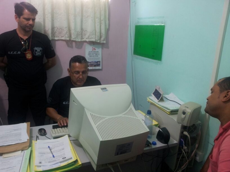 Nove membros da organizao criminosa foram presos, sendo oito em cumprimento de mandado de priso e um em flagrante