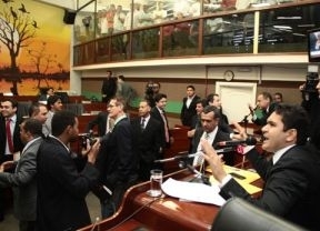 Diante do novo escndalo provocado por Joo Emanuel, seu mandato poder ser cassado.