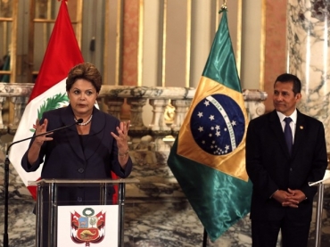 A presidente Dilma Rousseff ao lado do presidente Ollanta Humala em declaração oficial durante visita ao Peru