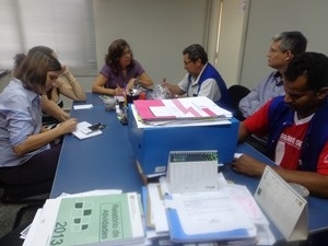 Presidente do SINTRAICCCM, Joaquim Santana, o vice, Elias Henrique dos Santos, durante reunião na UFMT