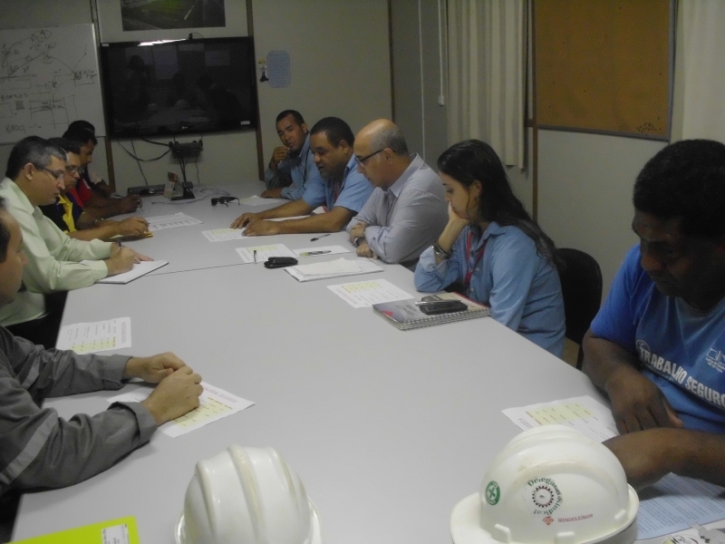 Presidentes do SINTRAICCCM, Joaquim Santana, durante visita a Arena Pantanal