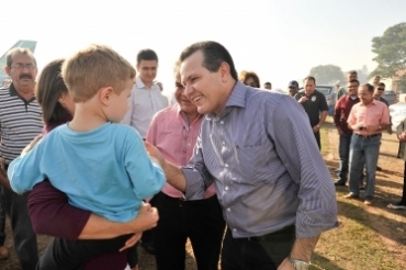 Governador Silval lana obras MT- 100 em Alto Araguaia