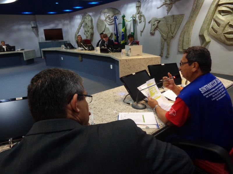Presidente do SINTRAICCCM, Joaquim Santana, em reunio com representantes do Tribunal Regional do Trabalho 23 Regio