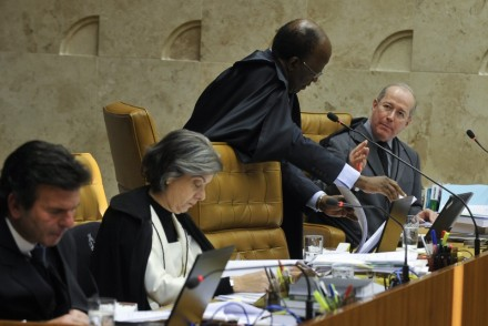 Aps quatro meses e meio, em 53 sesses, o STF concluiu no dia 17 de dezembro de 2012 o julgamento do processo.