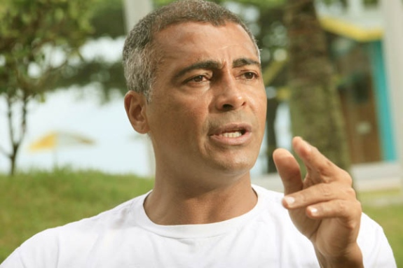 Romrio fez duras crticas ao comando da CBF