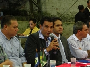 Moradores e lideranas comunitrias aproveitam a oportunidade para destacar os principais problemas