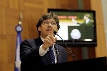 De acordo com o petista, o secretrio garantiu que todas as medidas cabveis para a apurao dos fatos