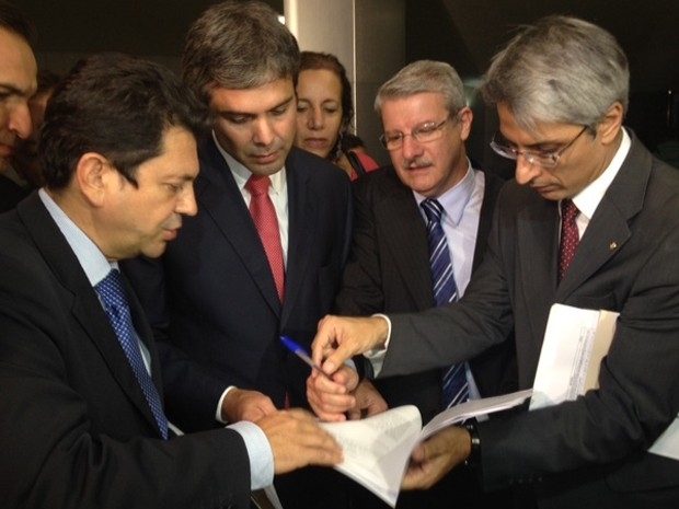 Bancada do Rio de Janeiro com ao contra sesso do Congresso que decidiu derrubar veto  Lei dos Royalties