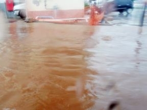 Vrzea Grande inunda durante chuva