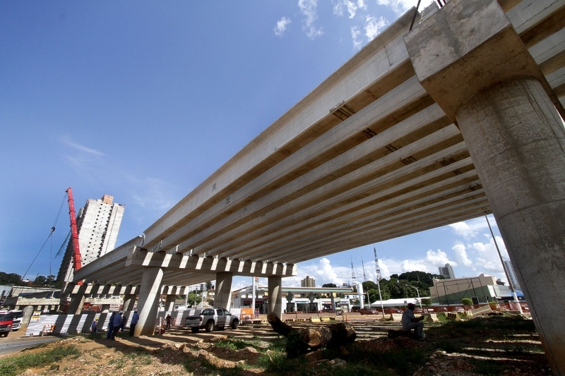 Obras do viaduto Despraiado
