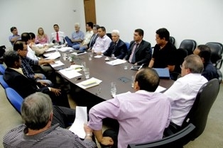Walace realiza primeira reunio com secretariado