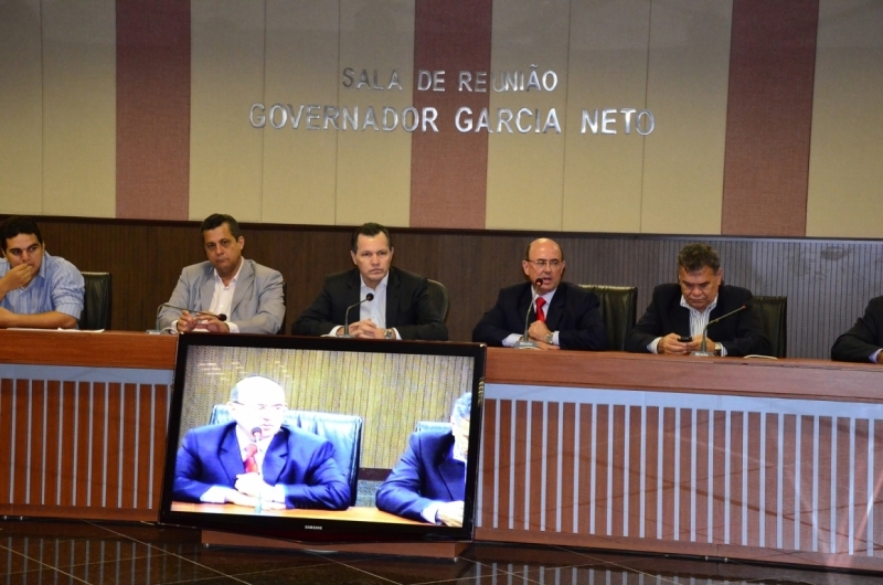 Iniciativa dar condies de investir na pavimentao asfltica e pontes de concreto