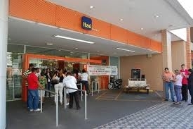 Itaú já dispensou milhares de funcionários e ainda cortou 2.496 empregos nos primeiros nove meses do ano, em Mato Grosso