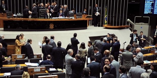 Deputados durante votao na Cmara do 1 turno da prorrogao da DRU.