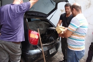 A droga estava escondida no Fiat Palio